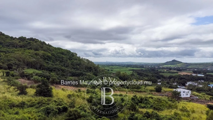 CRÈVE COEUR - Terrain résidentiel - 2 151 m²