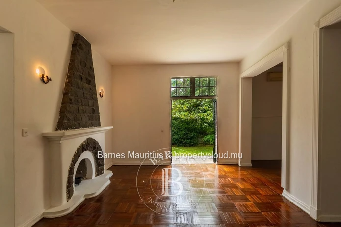 MOKA – Large Family House for Sale – 5 Bedrooms