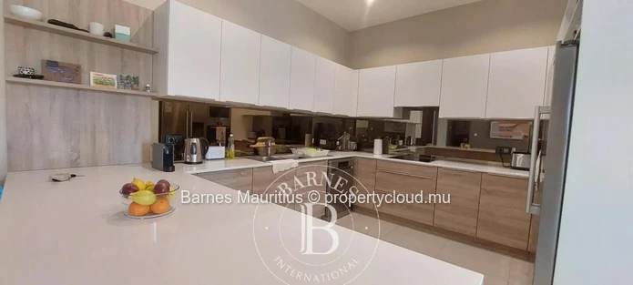 POINTE AUX CANONNIERS - Ground Floor Apartment - 3 Bedrooms