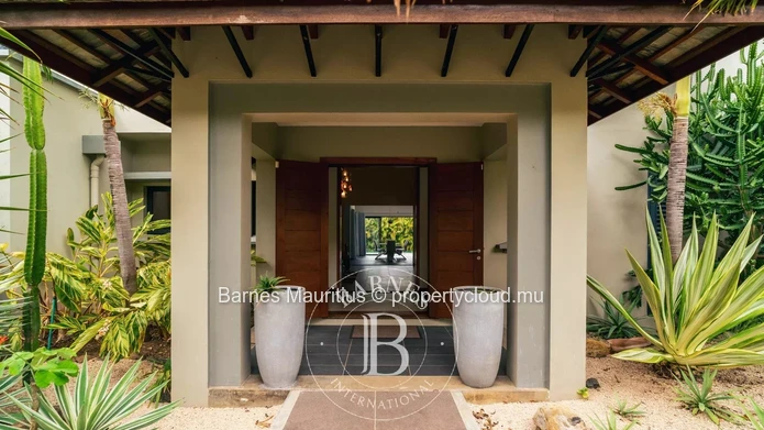 RIVIERE NOIRE - Serene villa with swimming pool - 4 bedrooms