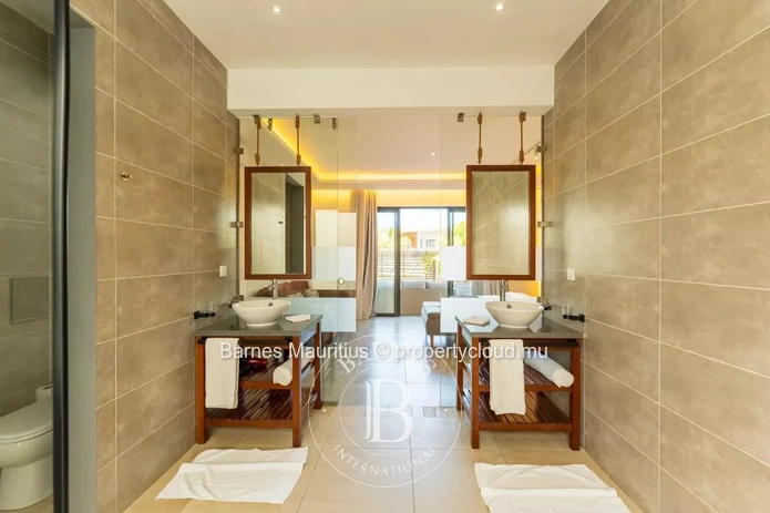 GRAND BAIE - Modern Villa with Pool - 4 Bedrooms