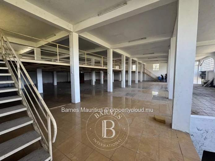 GOODLANDS - Entrepôt - 1415 m²