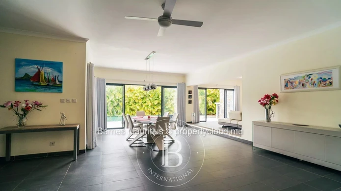 RIVIERE NOIRE - Serene villa with swimming pool - 4 bedrooms