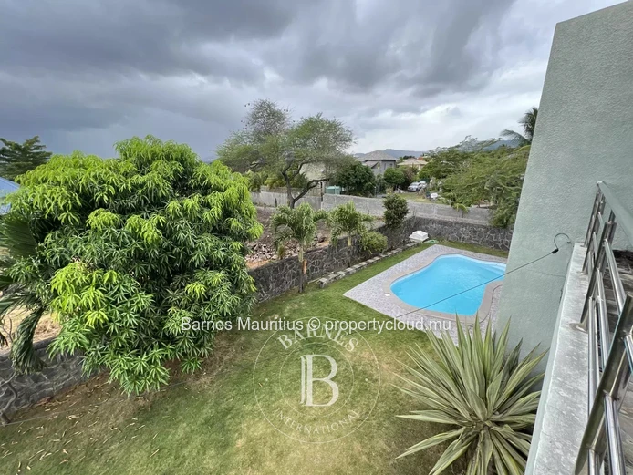 TAMARIN - Duplex in a Serene Area - 4 Bedrooms