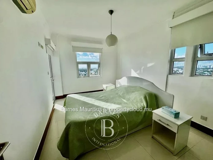QUATRE BORNES - Duplex - 4 Bedrooms - 330 m²