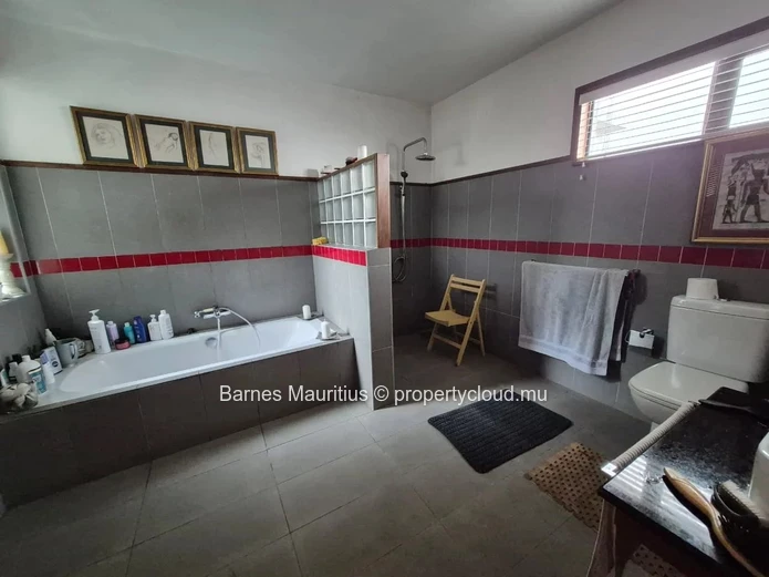 CUREPIPE – Single-storey house with independent studio – 3 bedrooms