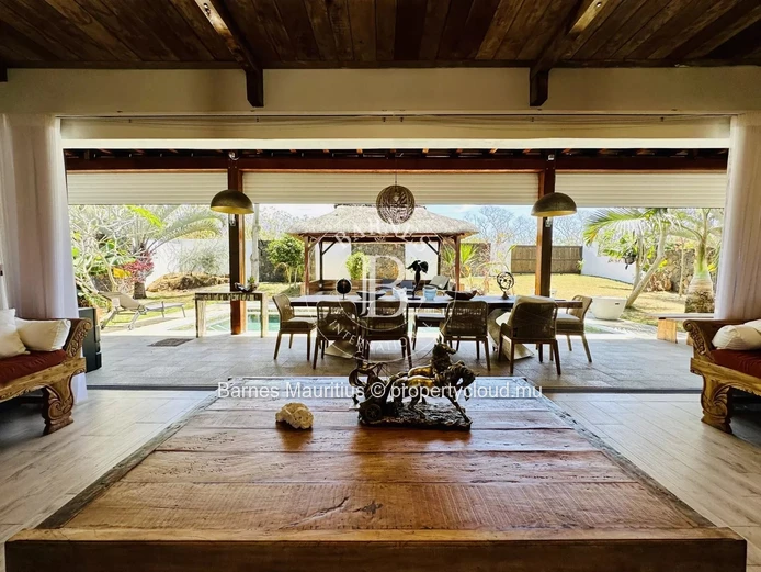 GRAND BAIE - Magnificent luxury villa - 6 bedrooms