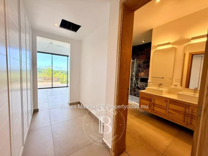 BEL OMBRE – Brand New Villa on Golf Course with Sea View – 4 Bedrooms
