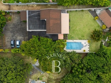 7 Bedroom House