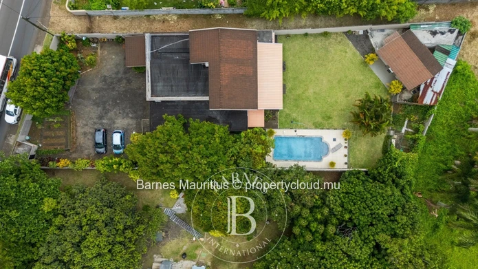 MOKA - Large Family House with Pool for Sale - 6 Bedrooms
