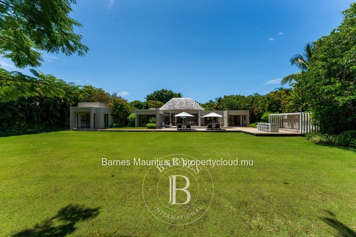 ANAHITA GOLF RESORT - Luxury 5-Bedroom Villa with Golf Course Views