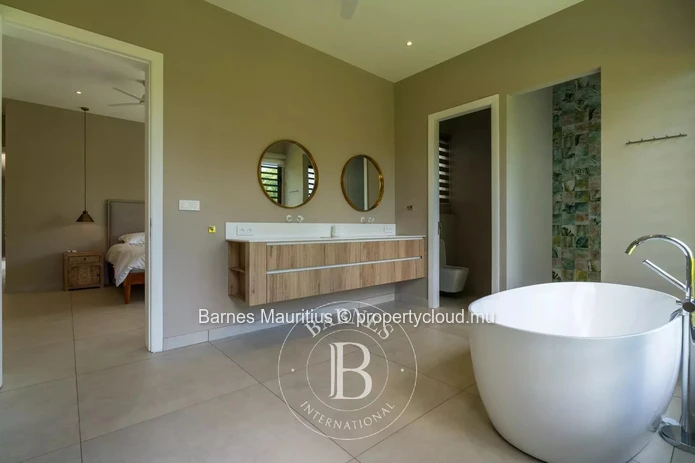 PITON - Brand New Villa with 4 Bedrooms