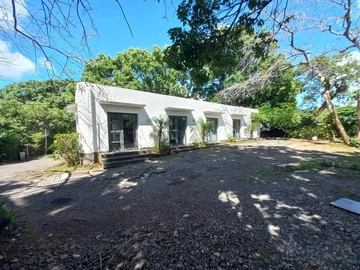 8 Bedroom House