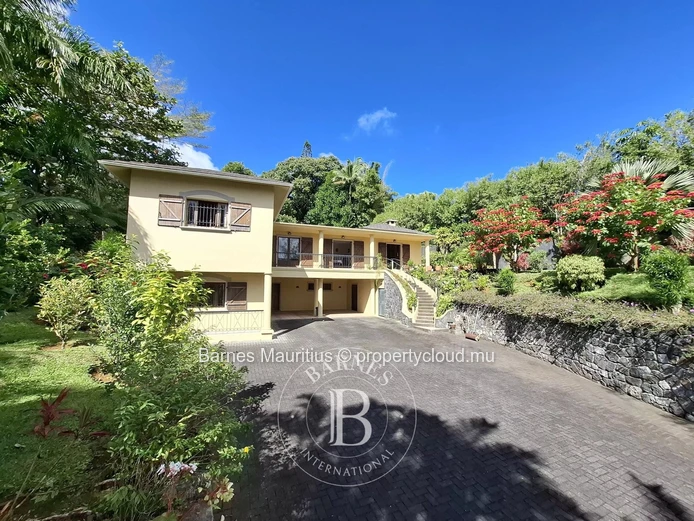 FLOREAL - Maison spacieuse et polyvalente - 440m²