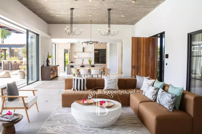 BEAU CHAMP – Contemporary villa with pool and garden - 4 bedrooms