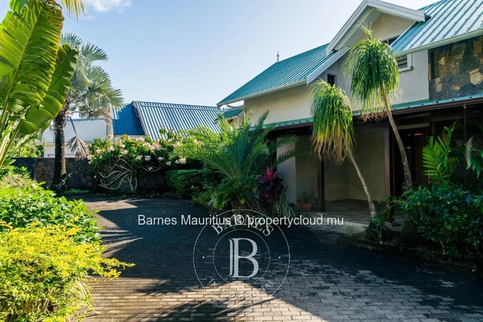POSTE DE FLACQ - Seafront House - 4 Bedrooms