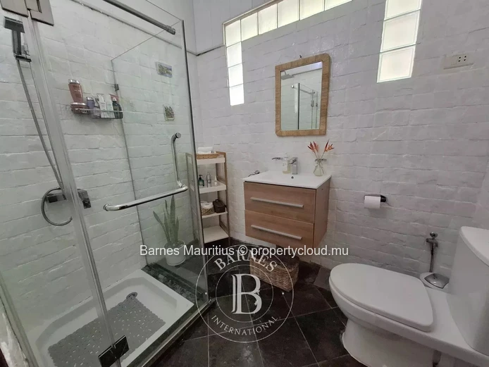 FLORÉAL – Spacious family home with indoor pool – 6 bedrooms