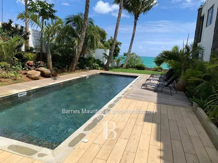 Grand Baie - Seafront Penthouse With 4 Bedrooms