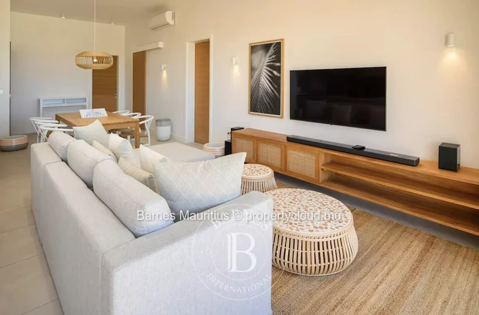 GRAND GAUBE – Waterfront Penthouse – 3 Bedrooms with Exceptional Views