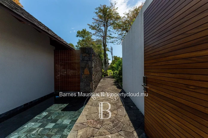 Anahita Golf Resort – Architect-Designed Ultra-Modern 4 Bedroom Villa on the Golf Course