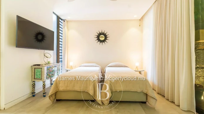 GRAND BAIE - Beachfront Apartment - 3 Bedrooms