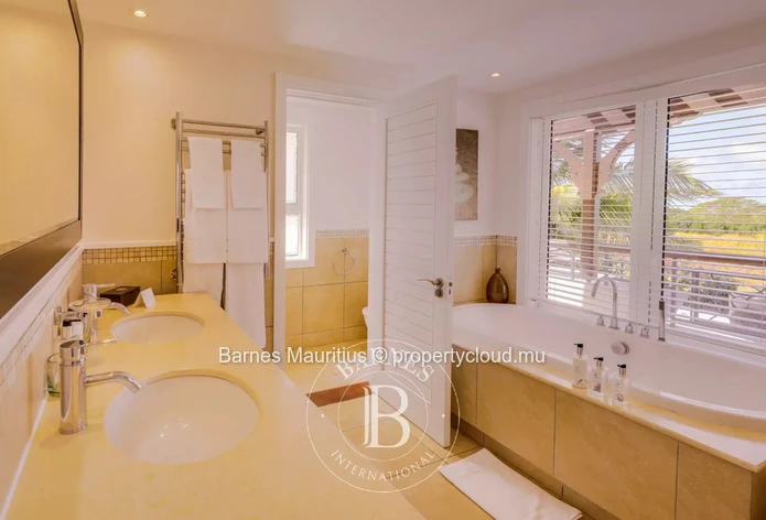 BEL OMBRE - Off-Plan - Villa with golf and mountain views - 3 bedrooms
