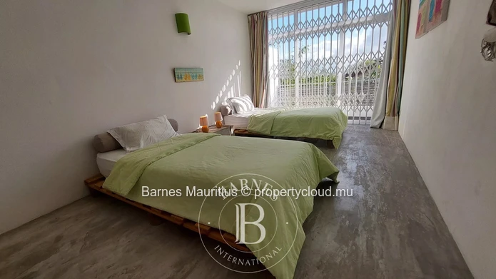 POINTE D'ESNY - Comfortable Duplex Close to Beach Access - 3 Bedrooms.