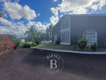 4 Bedroom Apartment