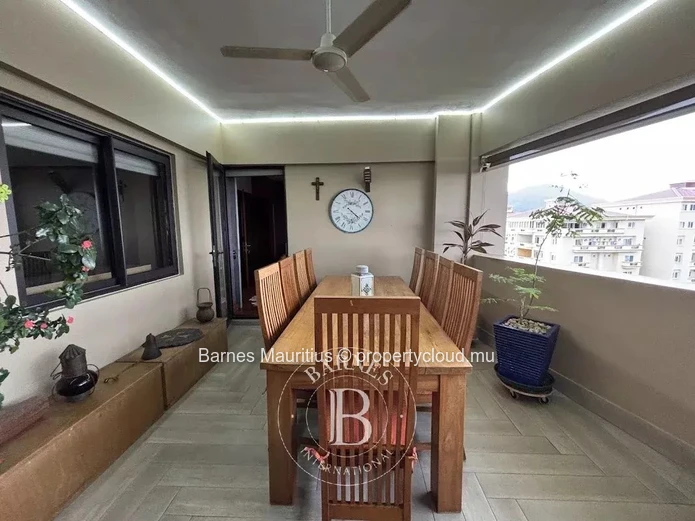 BEAU BASSIN– Penthouse lumineux avec terrasse panoramique – 3 chambres