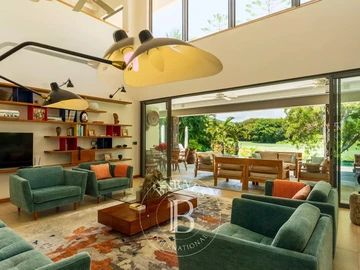 5 Bedroom Villa