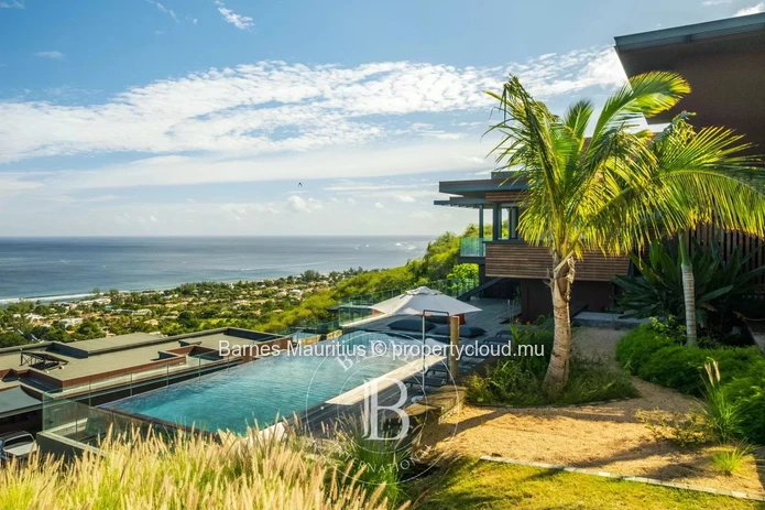 Black River - Villa with Sea View - 5 Bedrooms