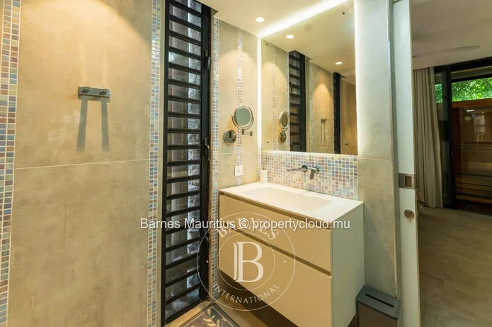 GRAND BAIE - Beachfront Apartment - 3 Bedrooms