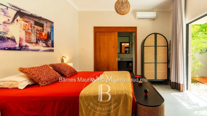 BLACK RIVER – Architect-Designed Villa – 4 Bedrooms