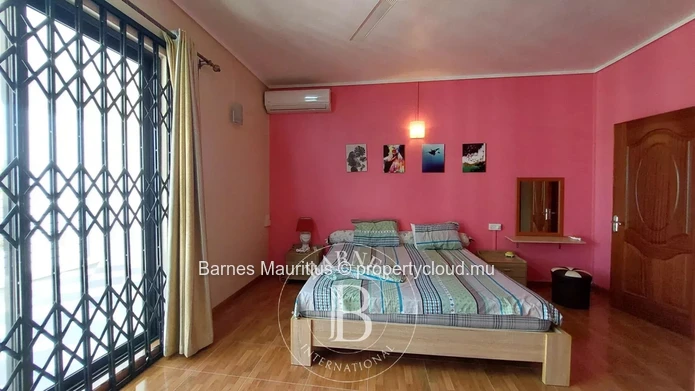 BAIN BOEUF - Semi-Detached Villas Near the Beach - 9 Bedrooms