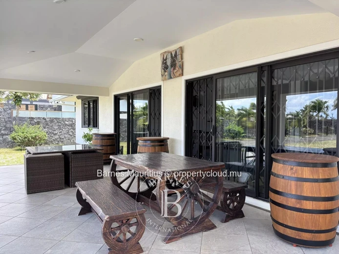BEAU VALLON - Family House 493 m² - Land 1,632 m²