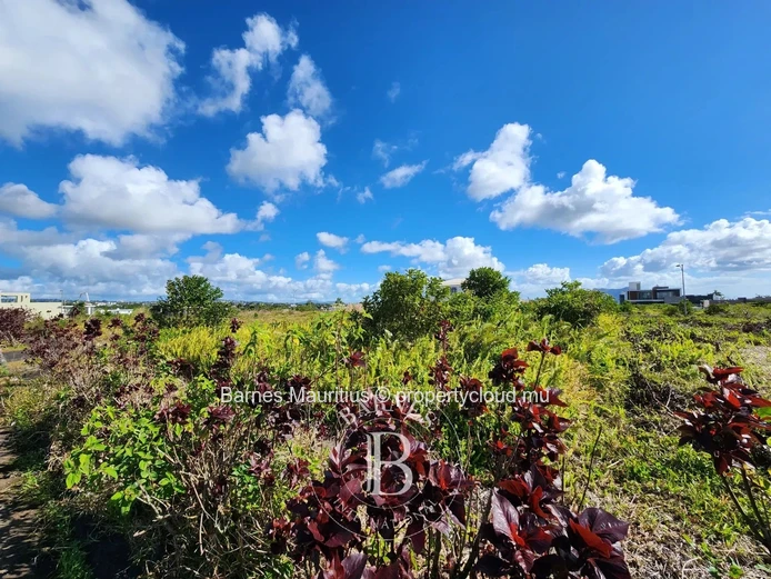 HIGHLANDS  -  Residential plot for sale  -  684.08 sqm