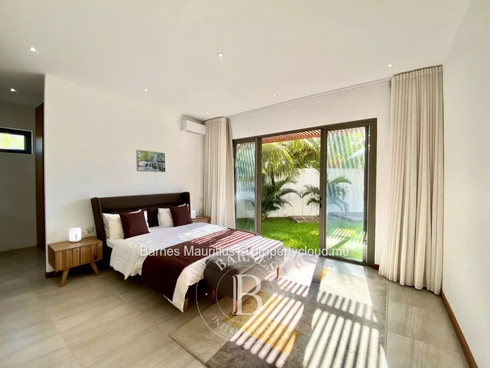 GRAND BAIE - Villa neuve meublée avec piscine - 4 chambres