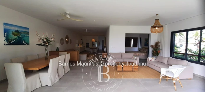 Pereybere Sea Front Apartment With 3 Bedrooms