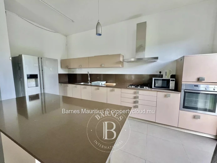 TAMARIN - Duplex in a Serene Area - 4 Bedrooms
