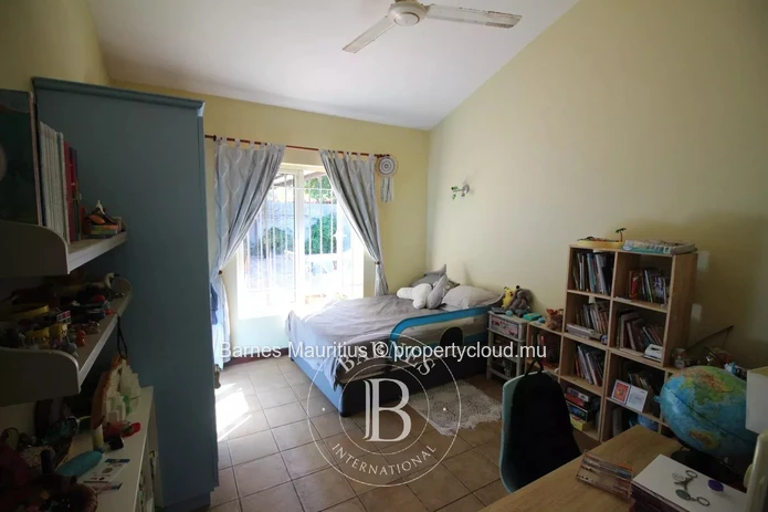RIVIÈRE NOIRE - House with a tennis court - 4 bedrooms