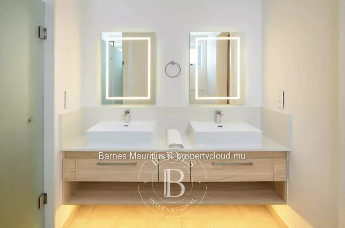 GRAND GAUBE – Waterfront Penthouse – 3 Bedrooms with Exceptional Views