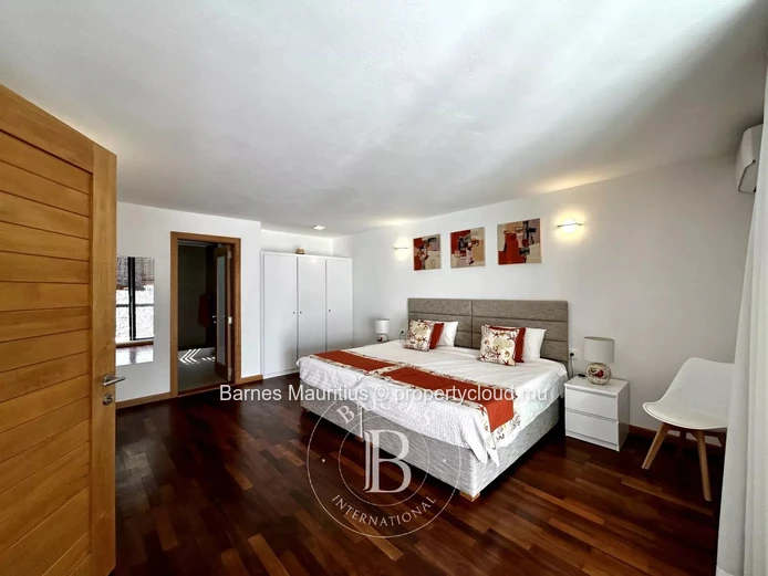 MONT CHOISY – Appartement meublé en résidence sécurisée – 2 chambres