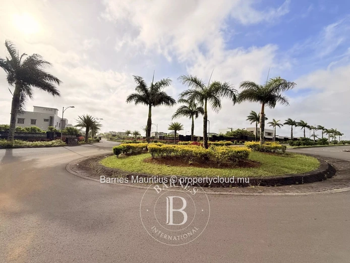 HIGHLANDS – Beautiful Plot of Land for Sale – 627 m² (165 Toises)