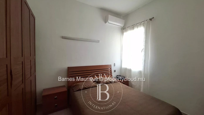 FLIC EN FLAC - Family Home in Two Parts - 7 Bedrooms
