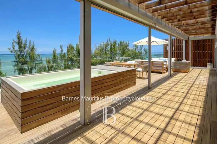 GRAND GAUBE – Waterfront Penthouse – 3 Bedrooms with Exceptional Views