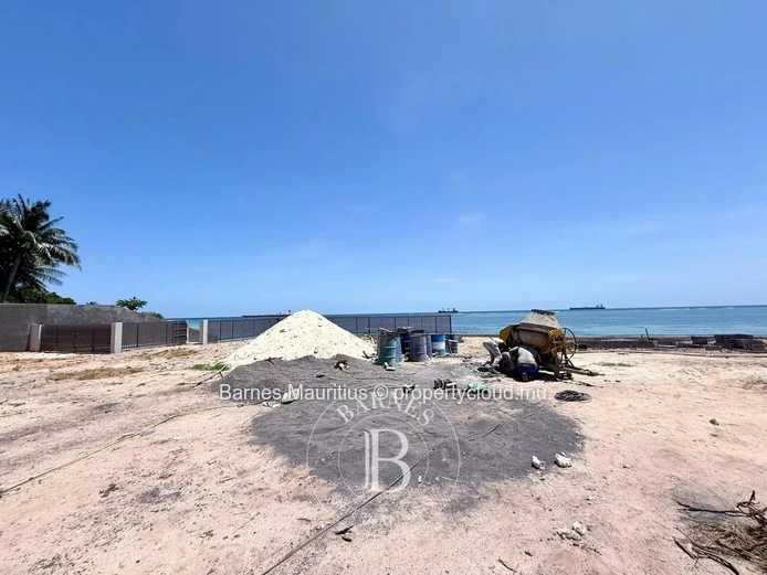 POINTE AUX SABLES - Beachfront Land - 80 Perches