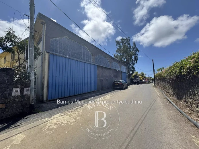 GOODLANDS - Warehouse - 1,415 m²