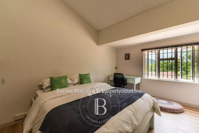 MOKA - Large Family House with Pool for Sale - 6 Bedrooms
