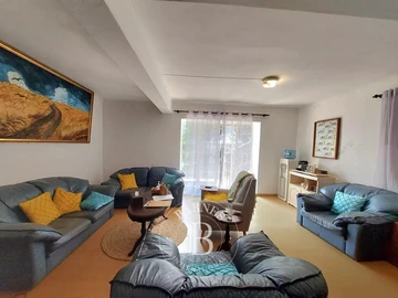 10 Bedroom House