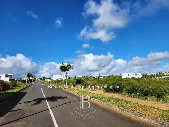 HIGHLANDS  -  Residential plot for sale  -  684.08 sqm